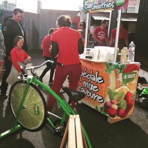 velo smoothie sur un stand du fonds le saint